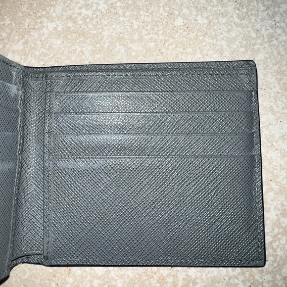 Prada Men’s Bifold Saffiano Leather Wallet - Picture 4 of 5
